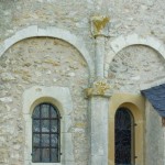 église Ste Croix - arcature de l'abside